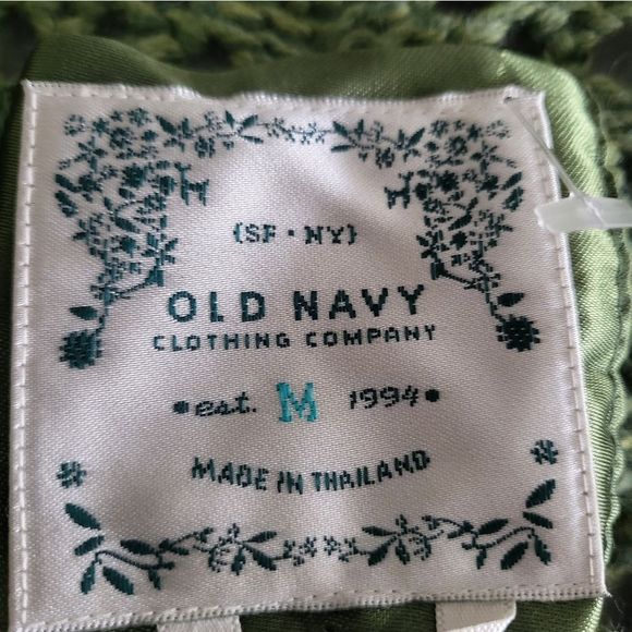 OLD NAVY SWEATER - Picture 5 of 5